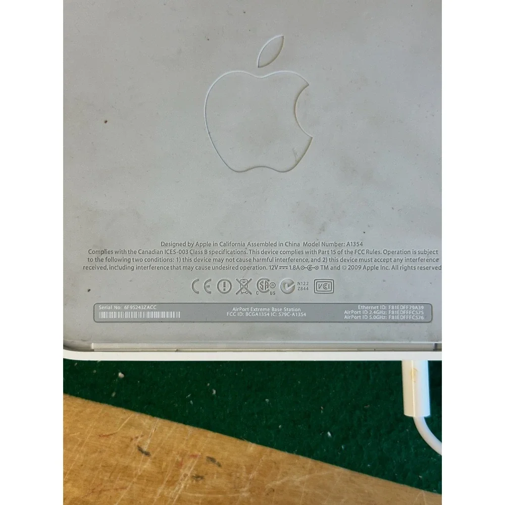 Apple AirPort Extreme‎ Base Station A1354 Dual-Band Wi-Fi Router White 4th Gen
